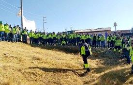 No segundo dia de greve, Polícia carregou sobre mineiros peruanos