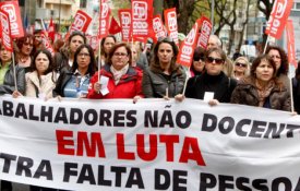 Trabalhadores não docentes em luta na Secundária da Ramada