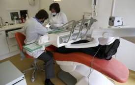 Acesso à saúde oral em Portugal continua deficiente