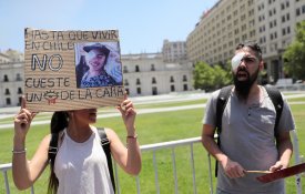 Vítimas de repressão policial anunciam acção judicial contra o presidente chileno