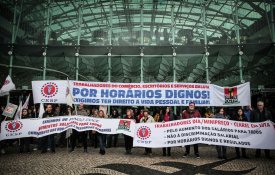 Protesto contra a desumanização dos horários de trabalho