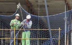 Precariedade e «empresas piratas» em obra pública donostiarra, denuncia sindicato