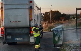 Trabalhadores em greve no município de Santarém