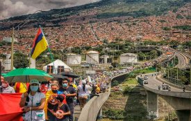 Ao 15.º dia de greve, enormes manifestações contra o governo de Duque