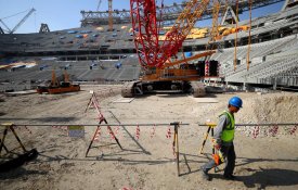 Trabalhadores das obras no Catar detidos em protesto contra falta de salários