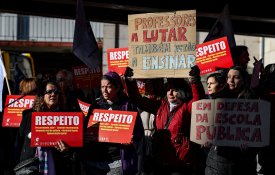 Governo não quer resolver problema estrutural da falta de professores 