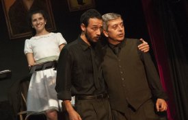 Teatro da Rainha em Viana do Castelo com texto de Alberto Pimenta