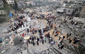  Dezenas de mortos noutra noite de bombardeamentos israelitas em Gaza