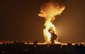  Pelo menos oito militares sírios feridos após ataque israelita