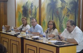 «Não haverá paz no mundo enquanto houver armas apontadas aos povos»