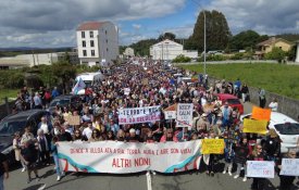 Enorme manifestação na Galiza contra a «indústria depredadora» da Altri