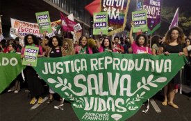  «PL da Gravidez Infantil» leva milhares de mulheres às ruas do Brasil em protesto
