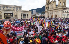 Milhares nas ruas de Bogotá em defesa da educação pública