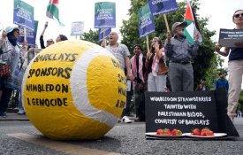 Pela Palestina, protesto em Wimbledon contra o patrocínio do Barclays