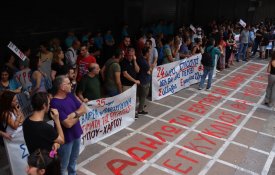  Trabalhadores gregos mobilizam-se contra o aprofundamento da exploração