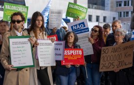 Professores exigem ajudas para todos os que estão deslocados