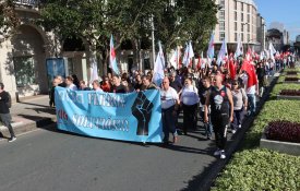 Mais de 600 pessoas nas ruas apoiam a luta dos trabalhadores na Alsa Ferrol