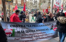 Trabalhadores do El Corte Inglés realizam protesto histórico em Madrid