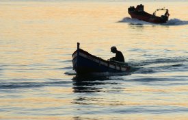 Ecologistas propõem incentivos aos pescadores para tratamento de plásticos