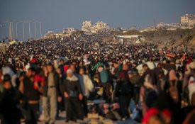 Milhares de pessoas regressam ao Norte de Gaza… onde falta tudo