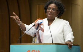 Mottley: «Não teríamos superado a pandemia sem os médicos cubanos»