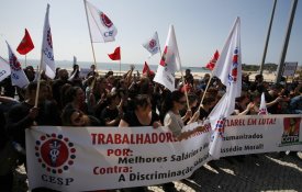 Trabalhadores do comércio, escritórios e serviços em greve no 1.º de Maio