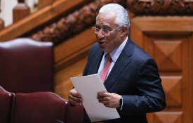 António Costa tem todas as soluções, menos no que toca aos salários