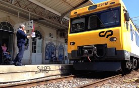 Ferroviários fazem greves contra agente único nos comboios