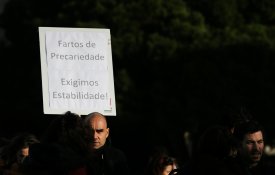 Trabalhadores universitários marcam protesto para exigir regularização