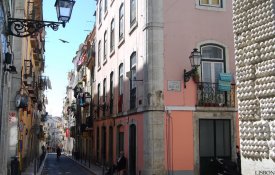 Bairro Alto e Madragoa integram «zonas de contenção» do alojamento local