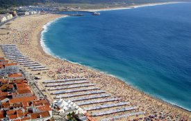 Movimento denuncia «jogos de bastidores» para zipline sobre a praia da Nazaré