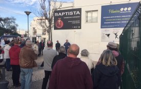 População de Vila da Luz contesta encerramento dos CTT