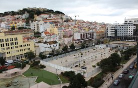 Medina cede aos protestos e deixa cair projecto comercial para o Martim Moniz