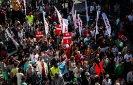 No 1.º de Maio, defender a saúde e os direitos dos trabalhadores