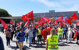 Adesão de 90% à greve na limpeza do Hospital de São João