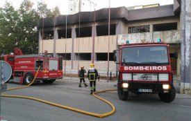 Câmara da Moita exige solução para antigo quartel dos bombeiros