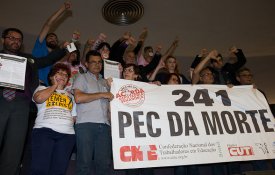 Aprovação da PEC no Brasil consolida o golpe nos direitos