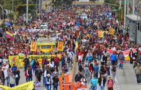 Professores colombianos protestam em todo o país «para serem ouvidos»