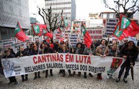 Grande adesão à greve nas cantinas