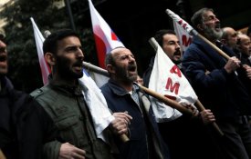 Milhares protestam em Atenas contra medidas antipopulares do Syriza