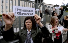 Professores em greve de 13 a 16 de Março