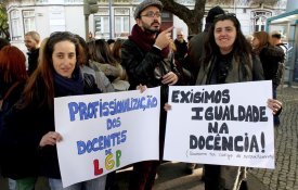 Professores de Língua Gestual Portuguesa exigem reconhecimento