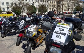 Motociclistas foram a S. Bento onde só tinham o PCP à espera