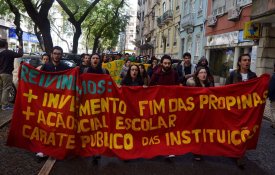 Milhares de estudantes abandonaram o Ensino Superior