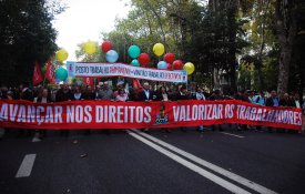 Manifestação junta dezenas de milhares pela subida de salários e contra a precariedade