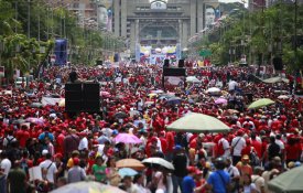 Um mar de gente na Bolívar em defesa da Constituinte