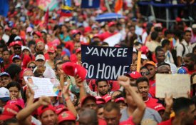 Clamor anti-imperialista encheu as ruas de Caracas