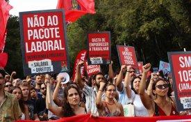 Mais de 100 advogados e juristas apelam à greve geral. «Há que assumir um lado»