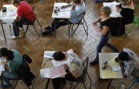 «Poupança de dezenas de milhões» ameaça a «credibilidade» dos exames nacionais