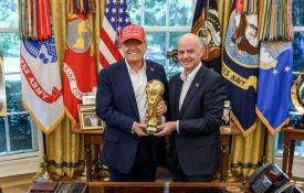 No futebol são 11 contra 11 e no final... ganhou a ingerência política